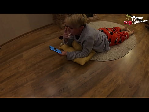 ❤️ Traks Blondīne sūc milzīgu locekli sūc un lēkā uz tā - anālais sekss ❌ Porno pie mums