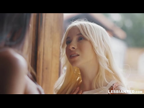 ❤️ Meitene pēc dažiem mēnešiem atgriežas mājās un beidz ēst savas pamātes kundzi ❌ Porno pie mums